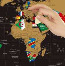Carregar imagem no visualizador da galeria, Combo Mapa Mundi de Raspar Dourado + Maravilhas do Mundo + Adesivos Pins
